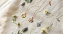What Does a Flower Necklace Symbolize? Meanings, Flowers & How to Choose