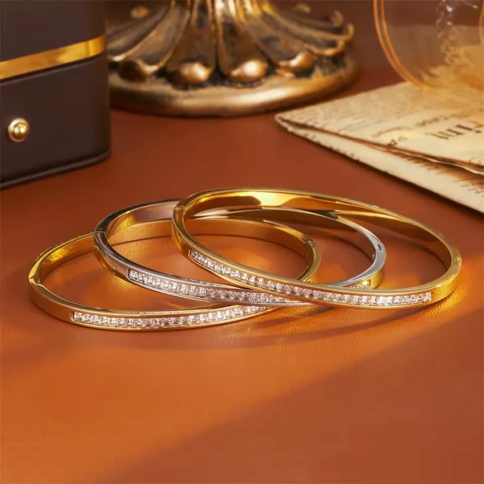 Bracciale chiodo minimal in acciaio al titanio LuxeNail