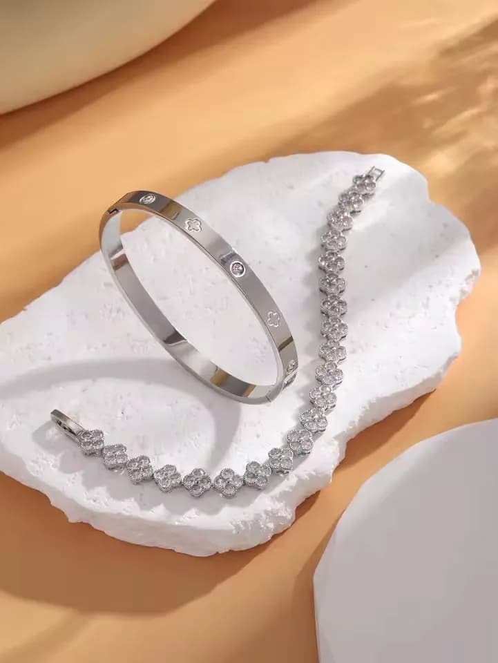 Aurora Bloom 2-Piece Four-Leaf Zircon Bracelet Set