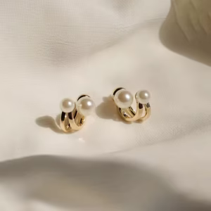 Vintage irregular pearl earrings Pearla